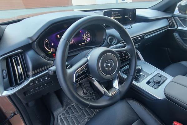 2025 Mazda CX-70 PHEV steering wheel