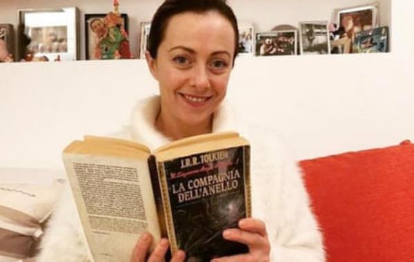 Georgia Meloni reads first Italian edition of Tolkien’s Lord of the Rings. Taken off her instagram