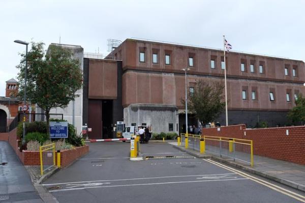 HMP Bristol accommodates adult male priso<em></em>ners and a limited number of young offenders, both co<em></em>nvicted and remand, from all local Courts